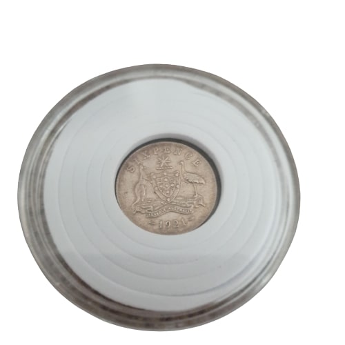 Hey-Guys-I've-Got-A-1931-Halfpenny,-And-A-1921-Sixpence-In-Good-Nick-Anyone-Mind-Grading-Them.